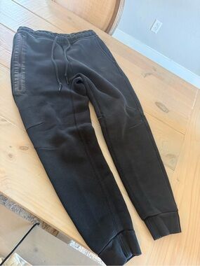Nike Men’s Tech Jogger Pants with Zippered Pocket - Black